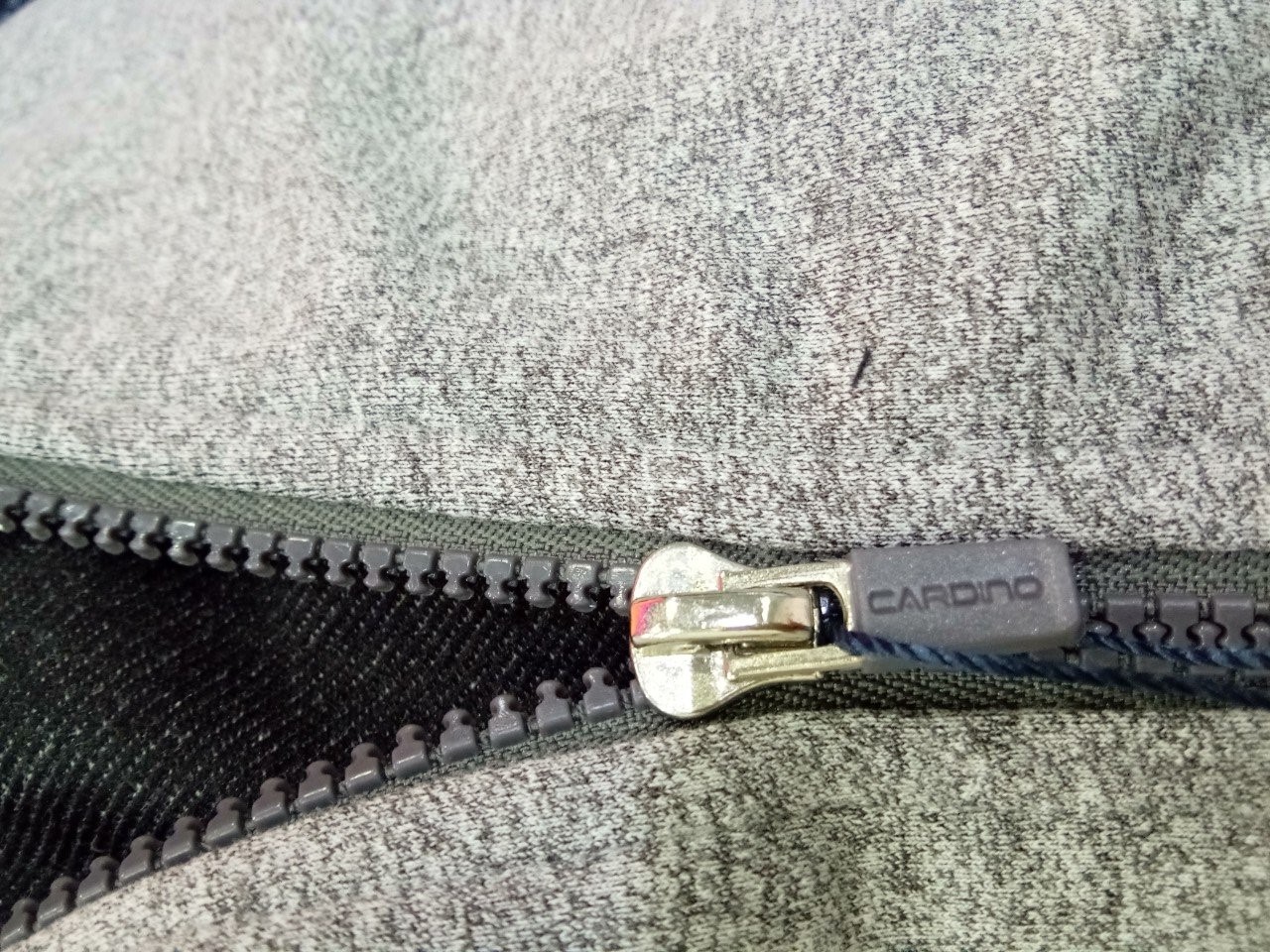 khóa kéo áo thu đông